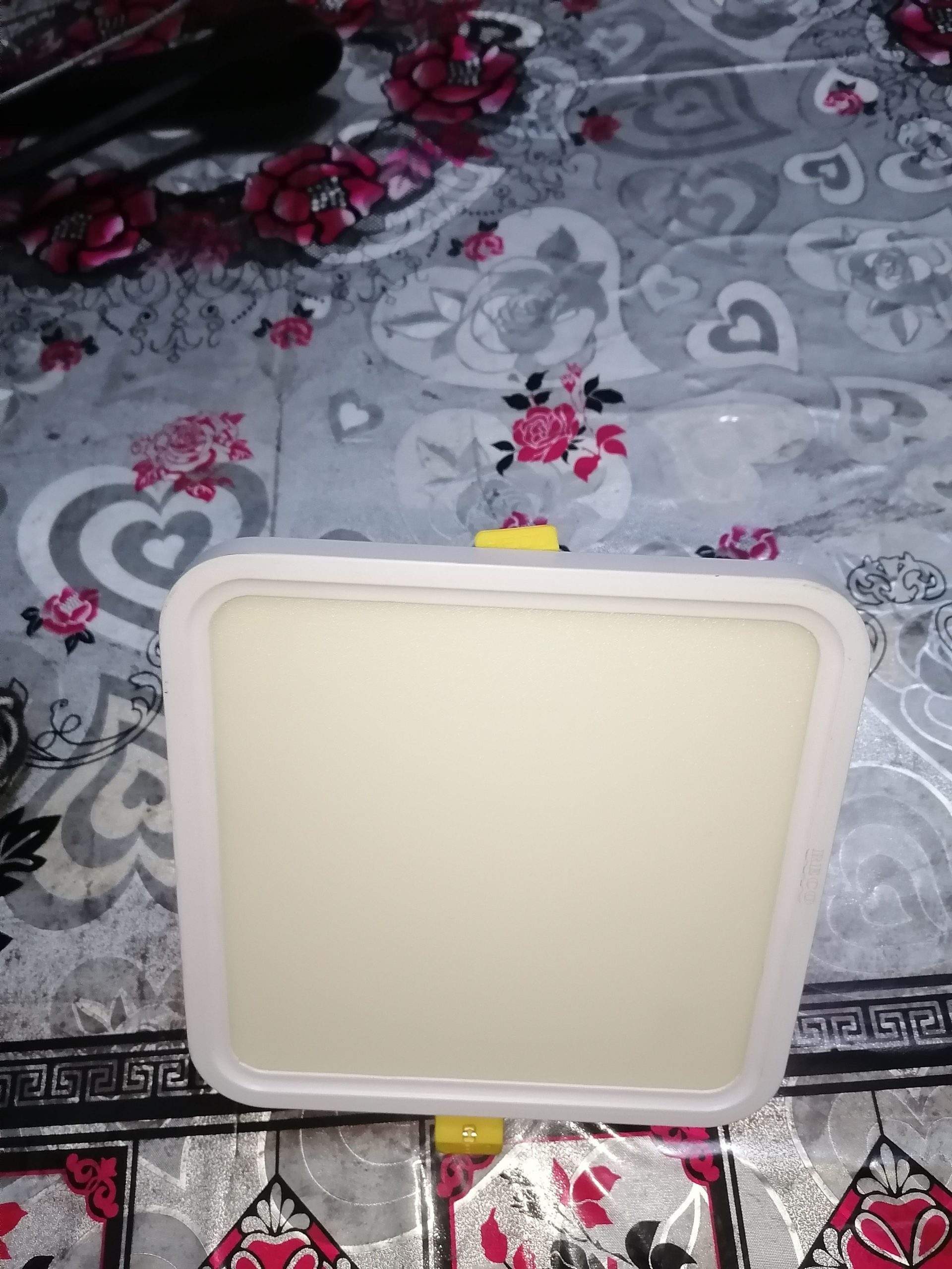 Yah light seeling be H aur holder ma be lag jay gi by Azeem Nadeem