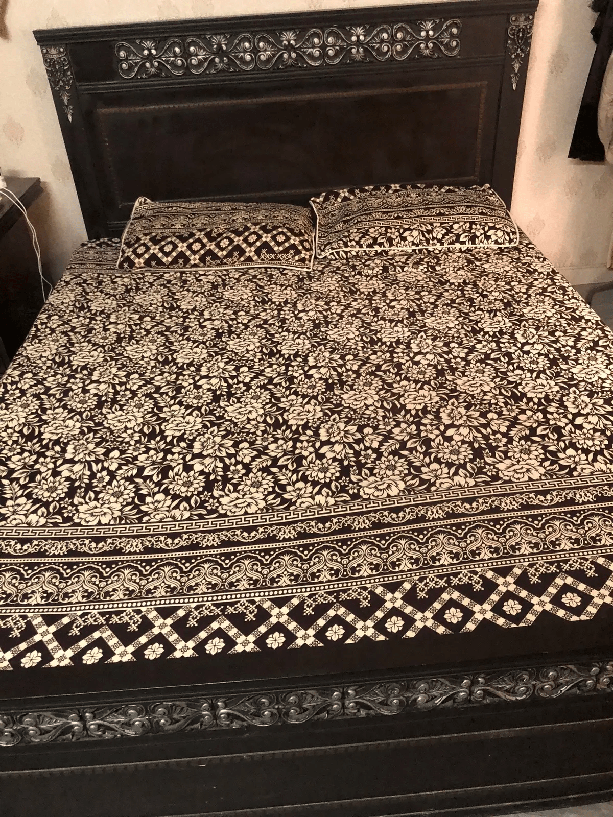 Bed and mattress for sale by nadia khan