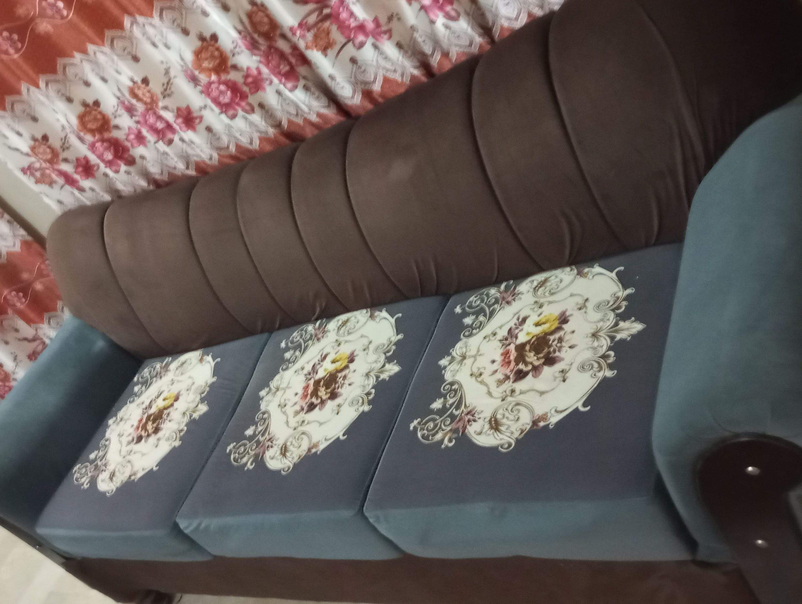 05 seator sofa set (cushion) without table by Saghir Ahmed
