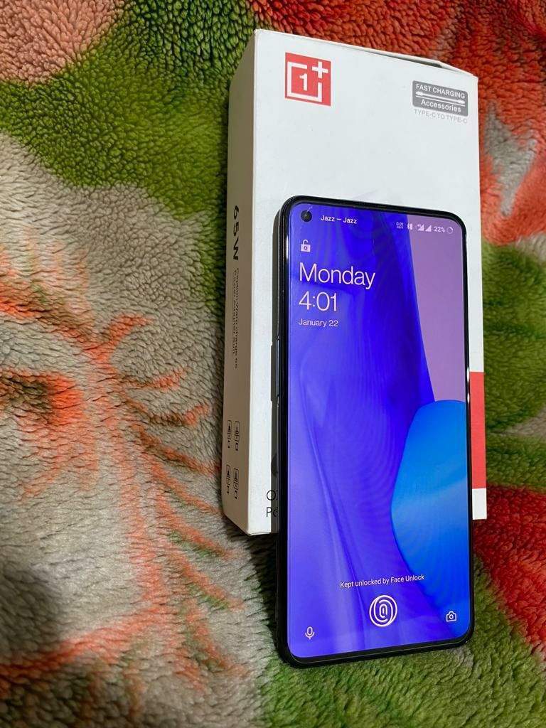 OnePlus 9 condition (10/10) by MR ALI