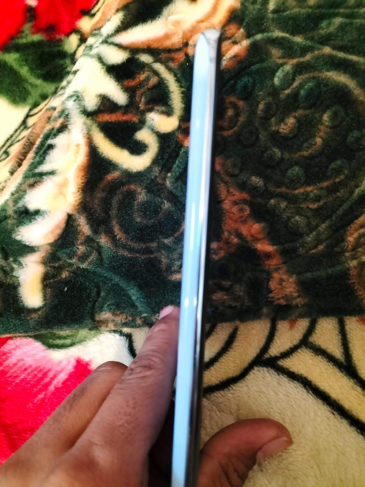 Samsung galaxy s20 5G 12/128 by Azam Saleem