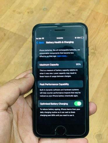 iPhone se 2020, 128 Gb factory unlocked by Murtaza Butt