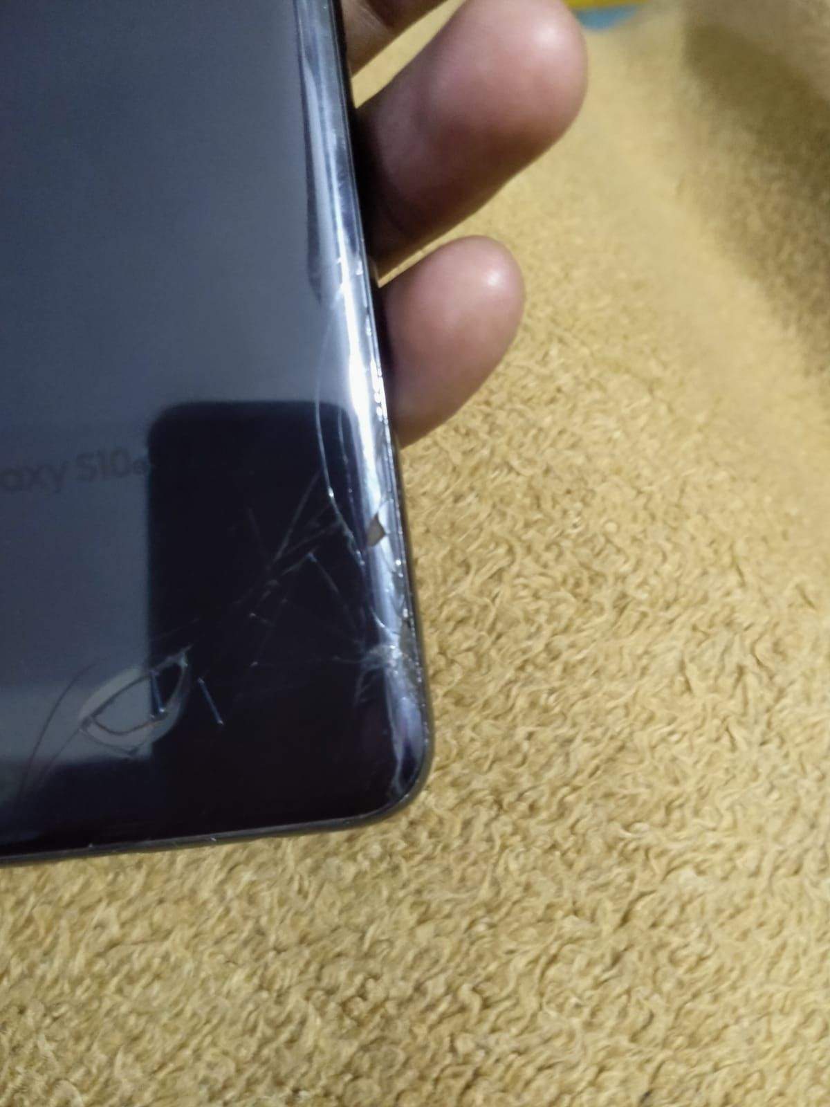 Samsung s10e by Muhammad Aslam