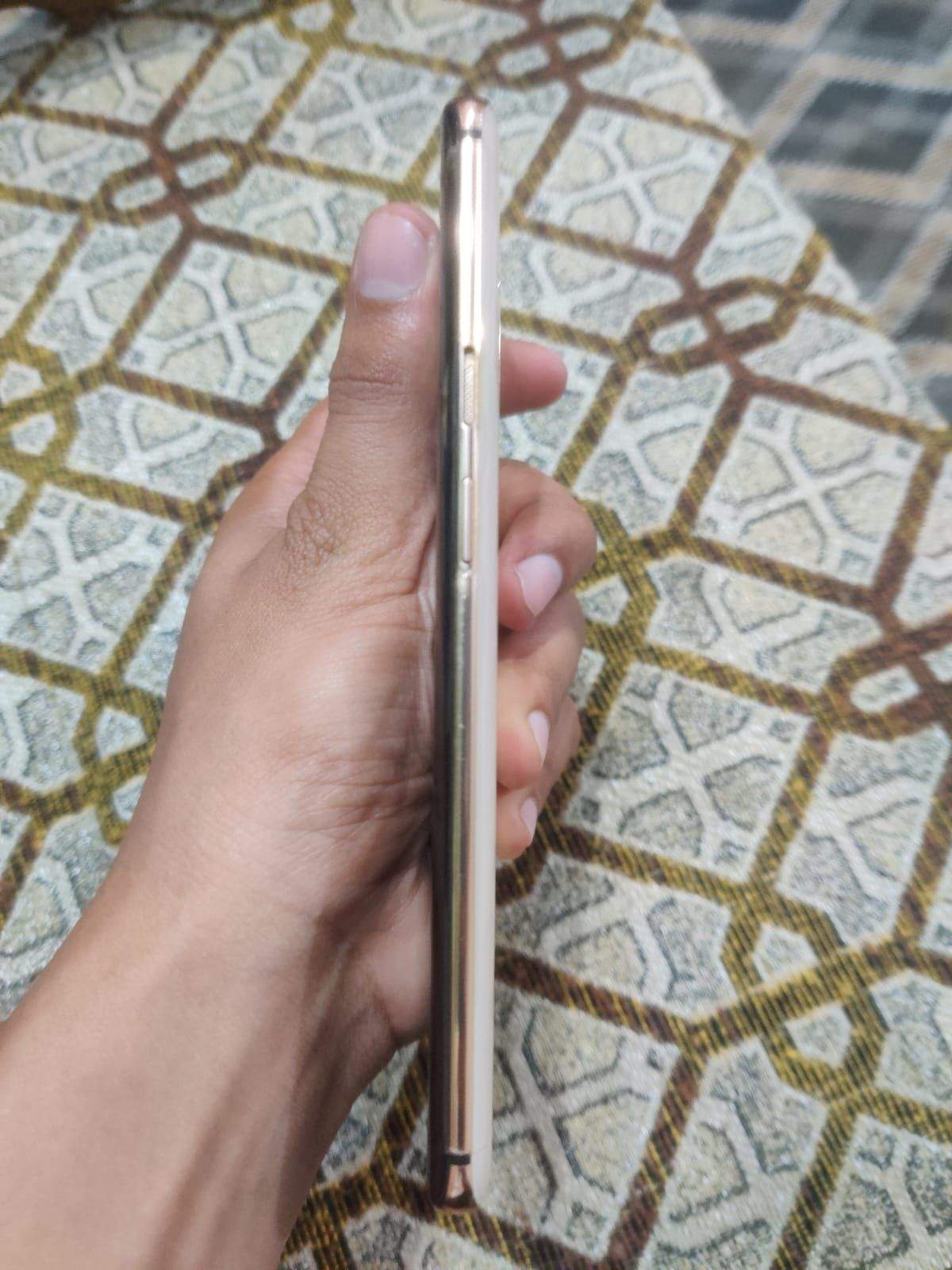 oneplus 7pro… 8/256 by Ali Raza