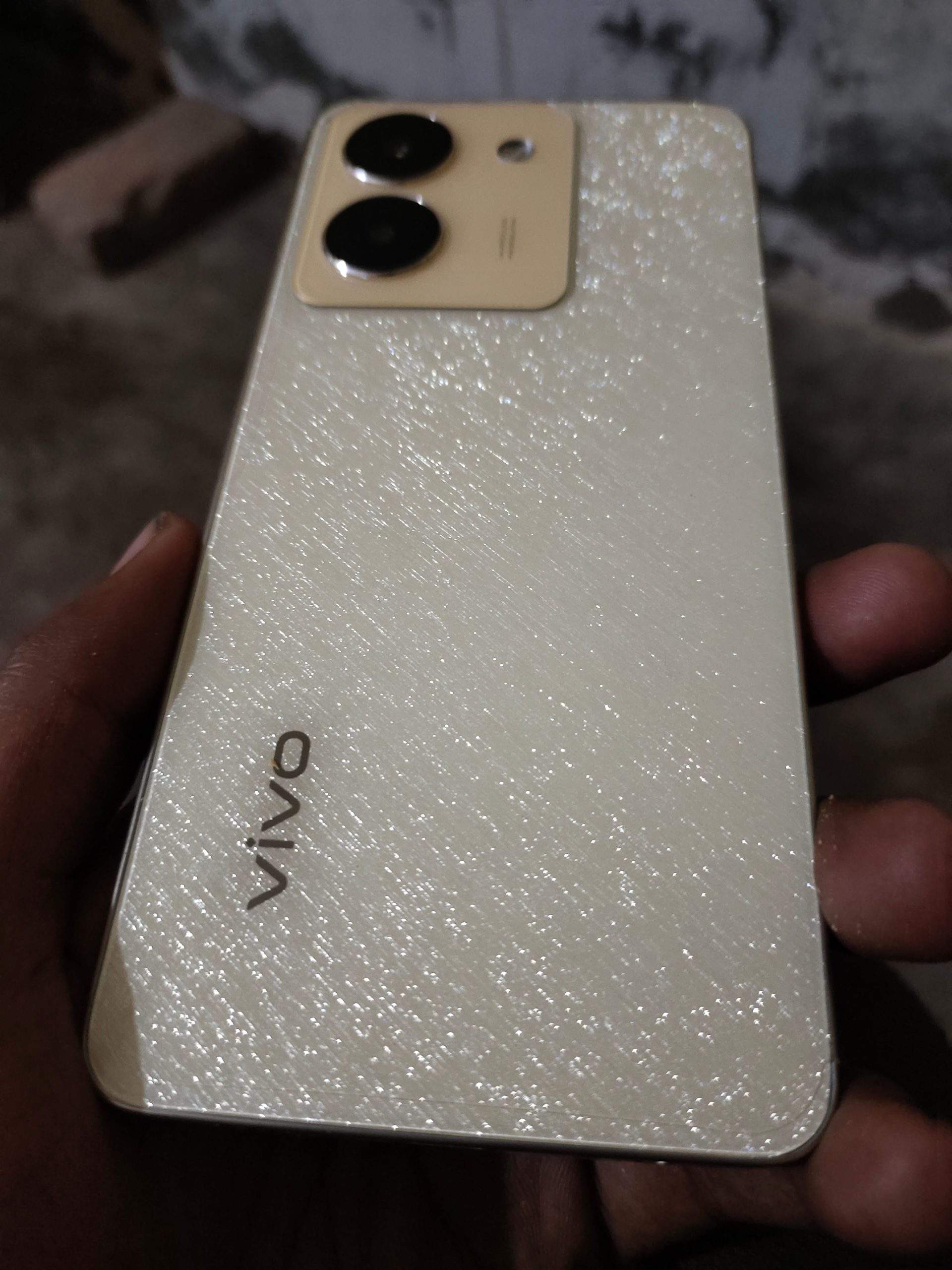 Vivo y36 8 128 urgent sale by Ali Hassan