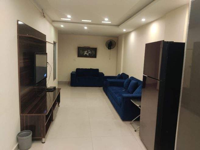1 bed room appartmet for rent daily basis. by Mian Saab Mian G