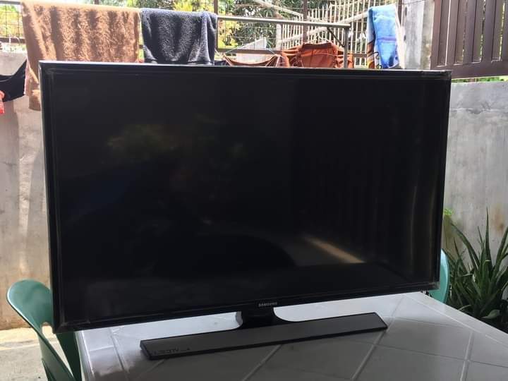 Samsung Android LED TV 32 inch by DanishZafar Danish