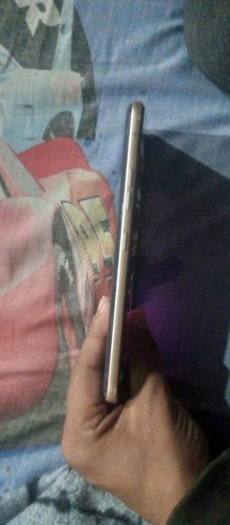 LG v60 8/128 gaming device by Talha Zubair – 075