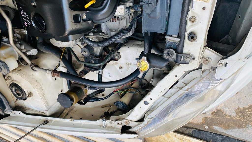 Corrola xli 2004 by Ali Haider