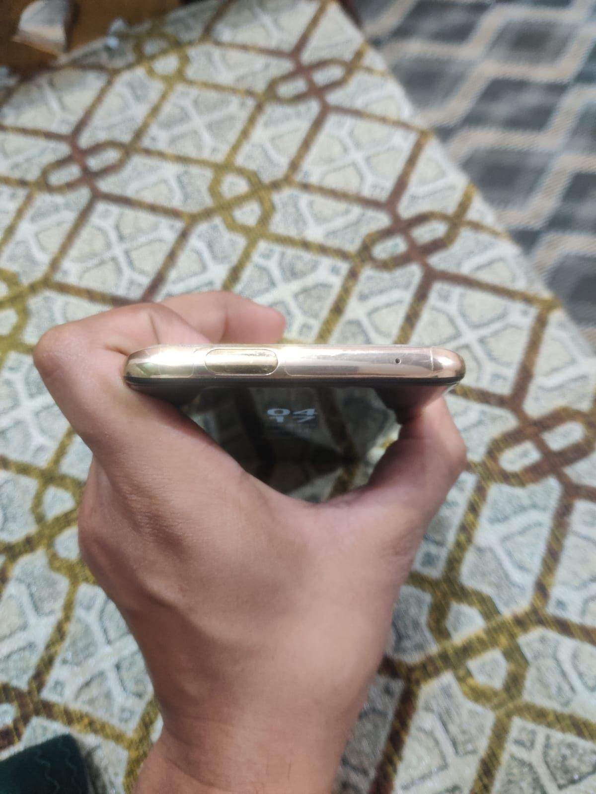 oneplus 7pro… 8/256 by Ali Raza