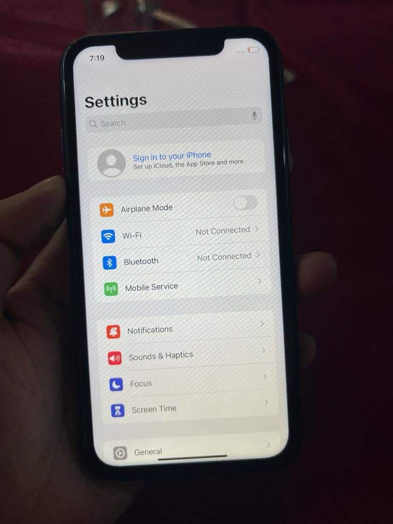 iPhone XR 64 GB non PTA sim lock Face ID ok All ok 10/10 Rs,49,000 Raw by Ali Hamza