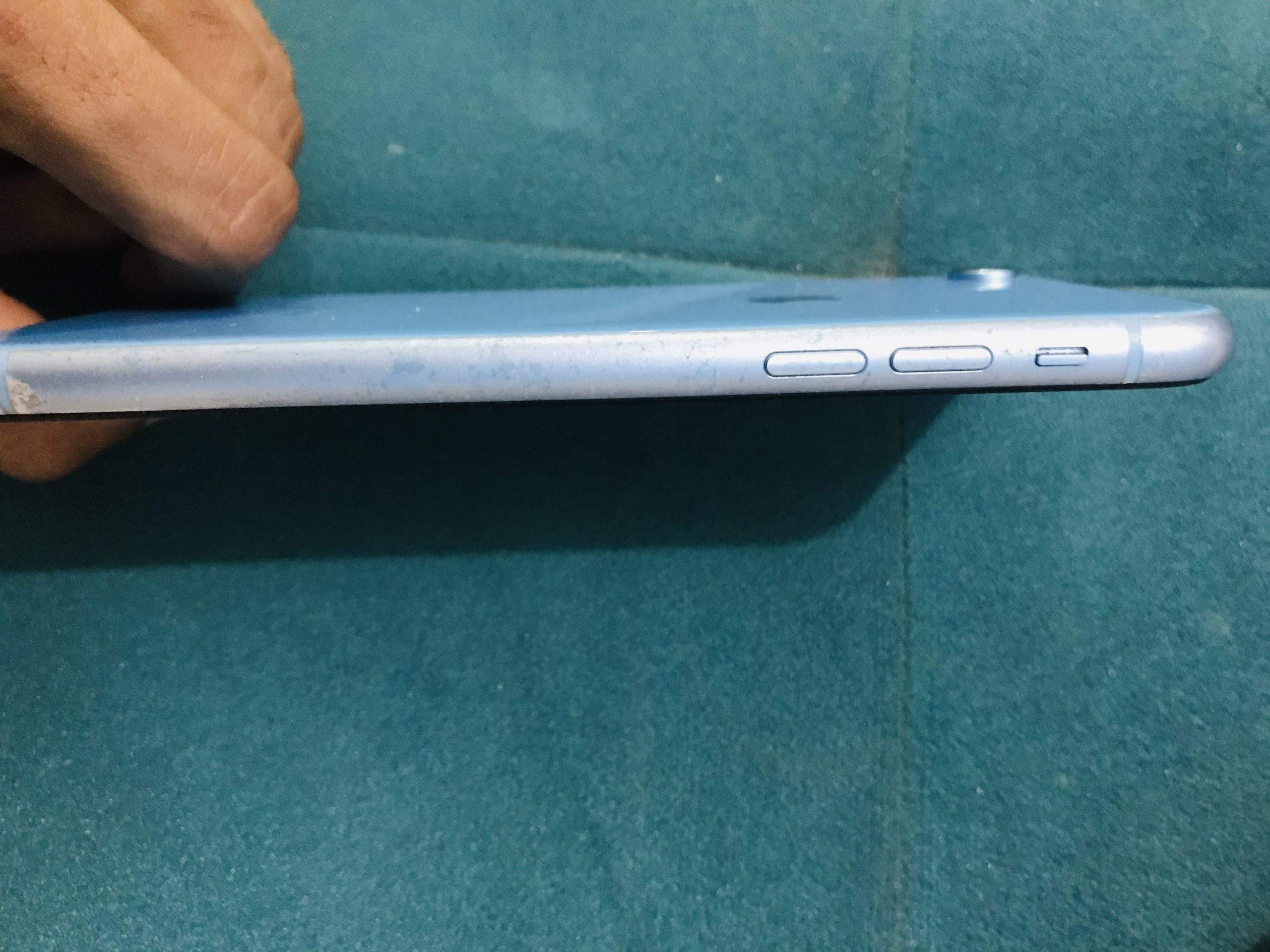 iPhone XR 64GB Read Add by Noel Ghouri