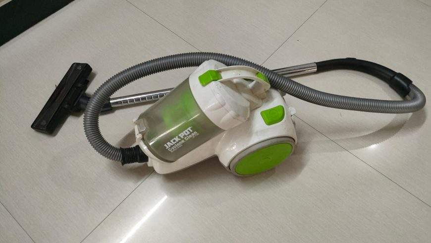 Vacuum cleaner by Iqra Adeel
