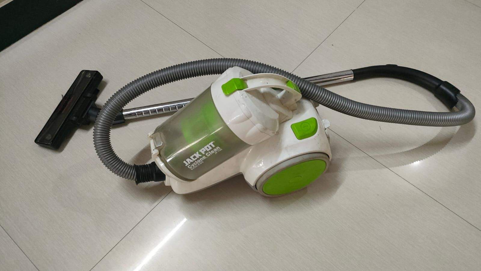 Vacuum cleaner by Iqra Adeel