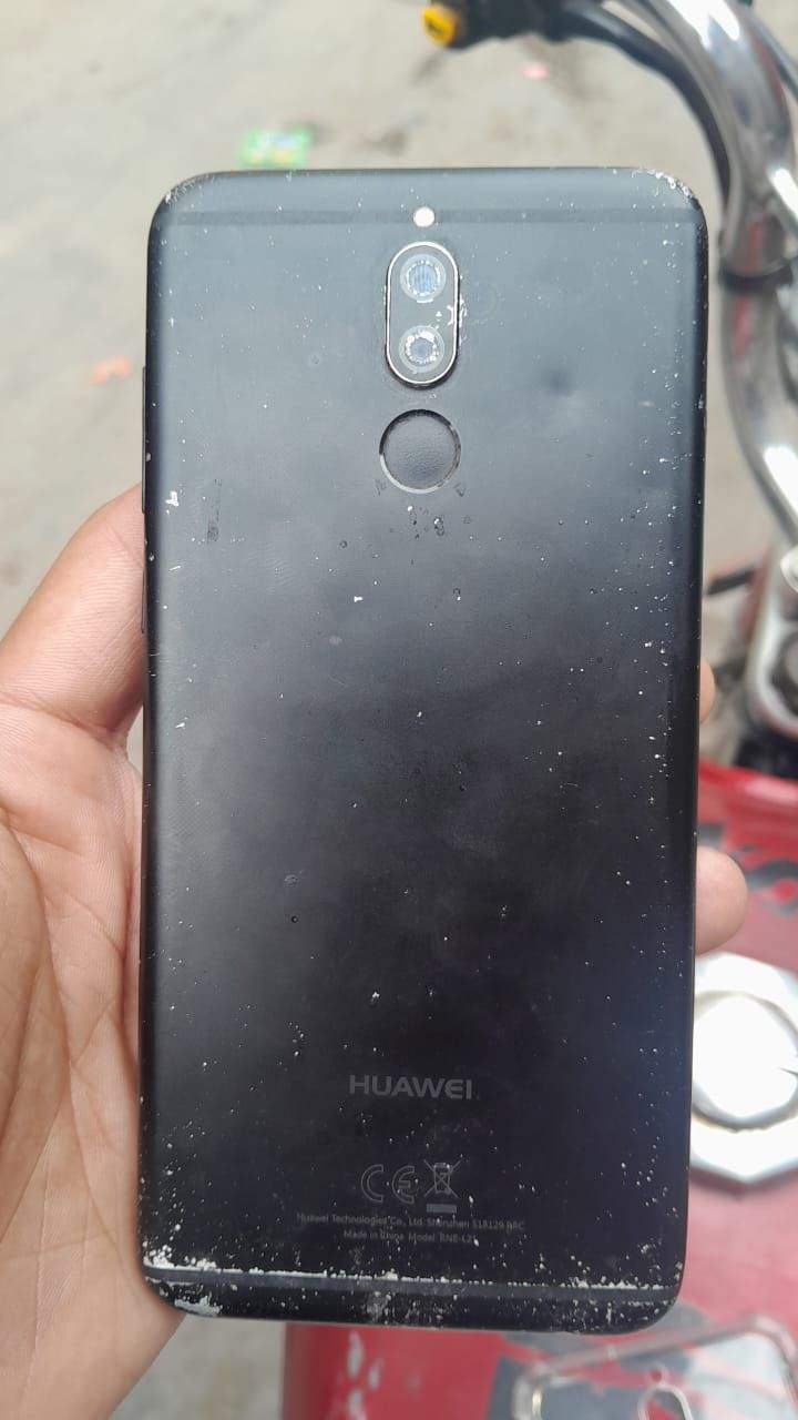 Huawei mate 10 lite by 12 14