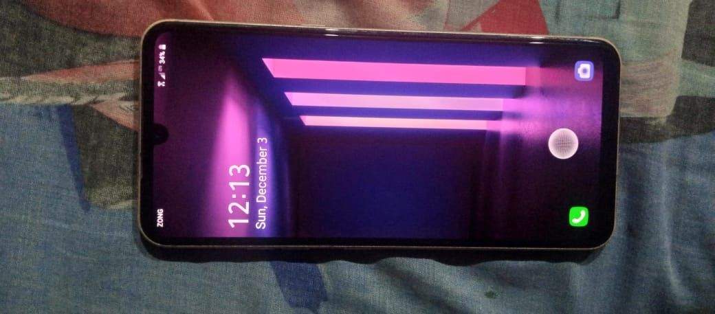 LG v60 8/128 gaming device by Talha Zubair – 075