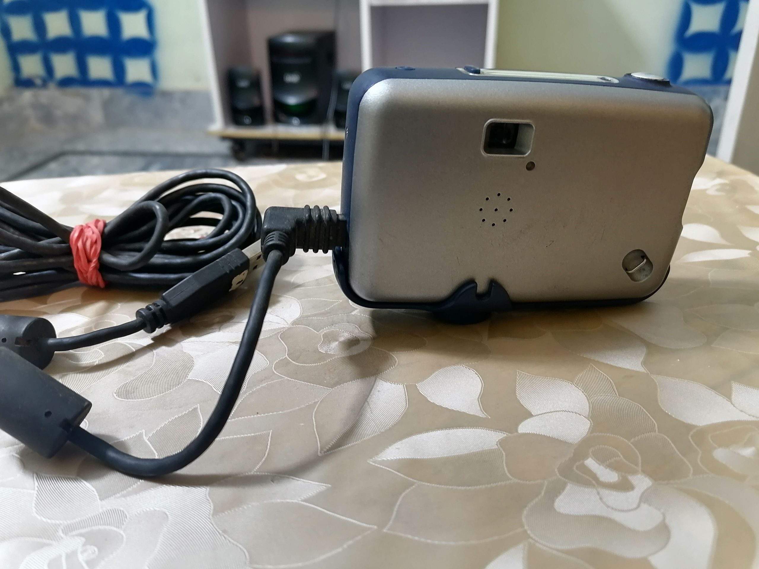 Yah camra ha sell say nhi CHLTA data cabel say chalta ha by Azeem Nadeem