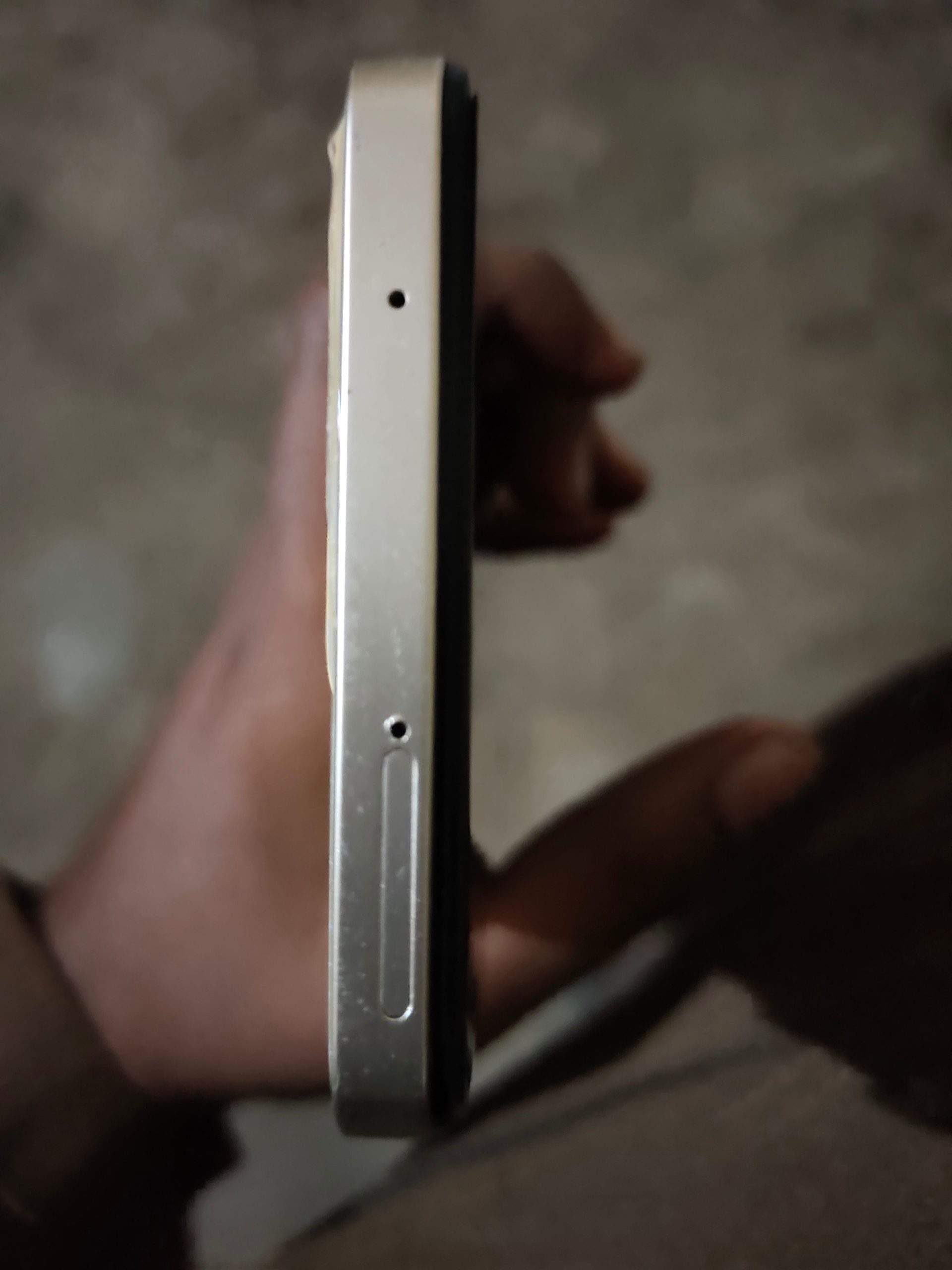 Vivo y36 8 128 urgent sale by Ali Hassan