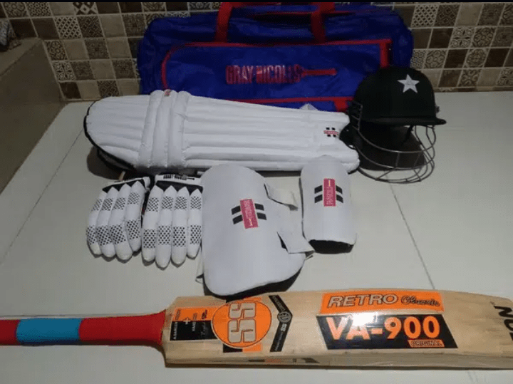 hard ball circket kit by obaid B