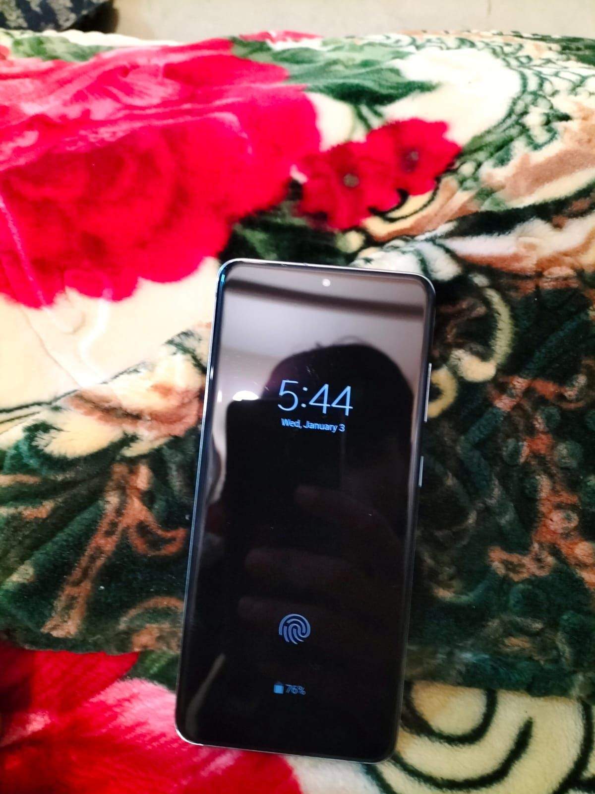 Samsung galaxy s20 5G 12/128 by Azam Saleem