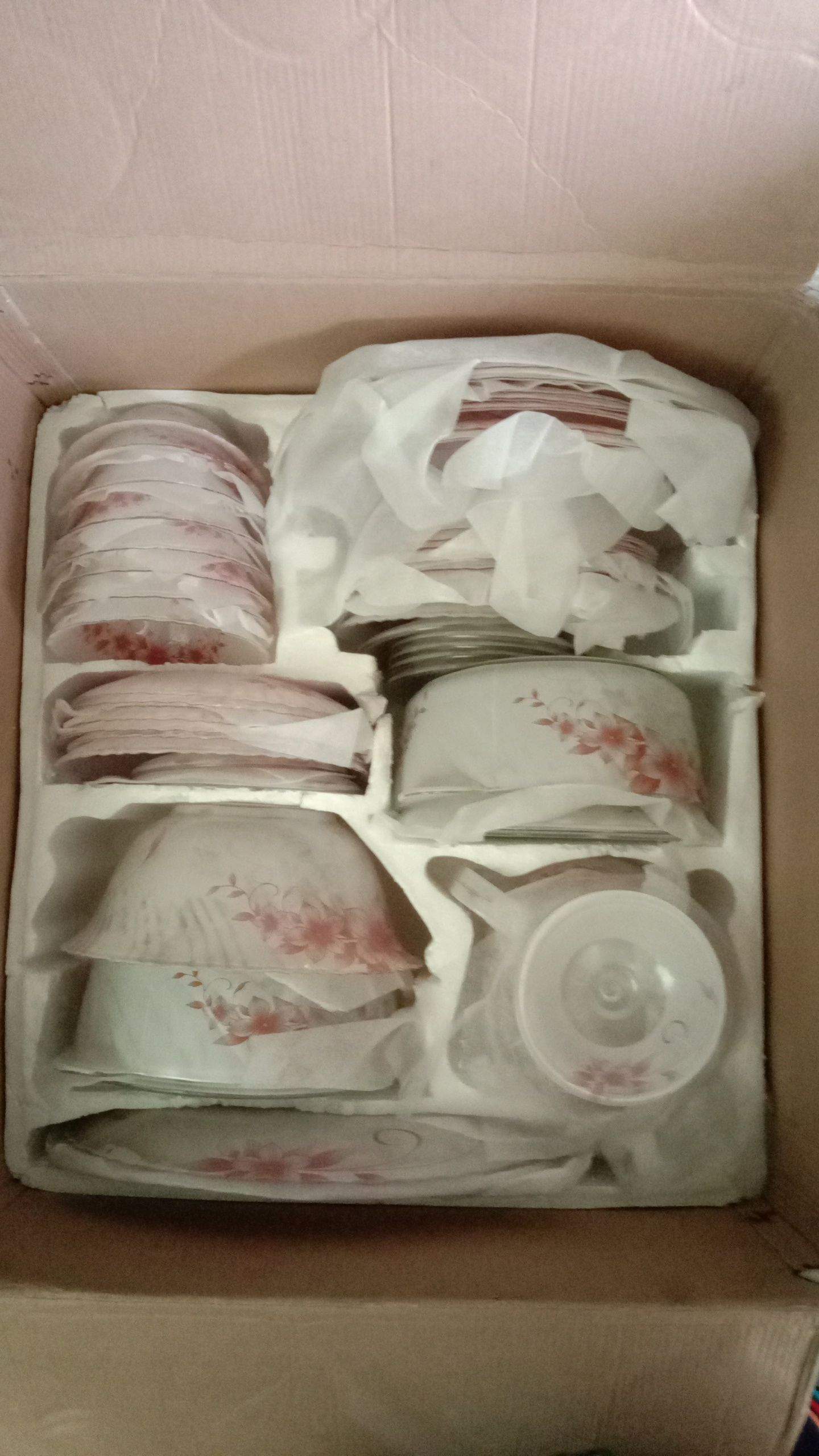 Dinner set by Nadan Parind