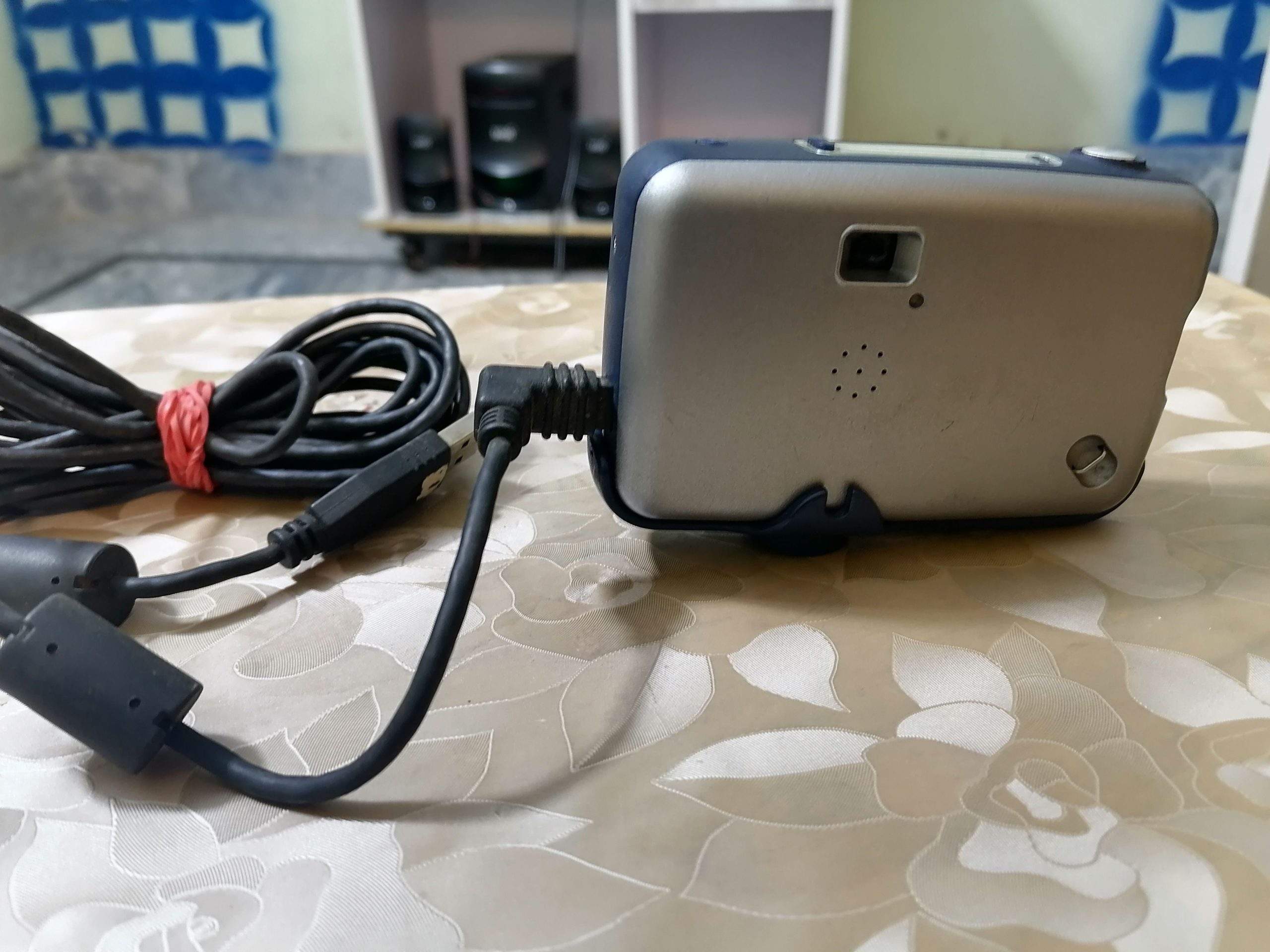 Yah camra ha sell say nhi CHLTA data cabel say chalta ha by Azeem Nadeem