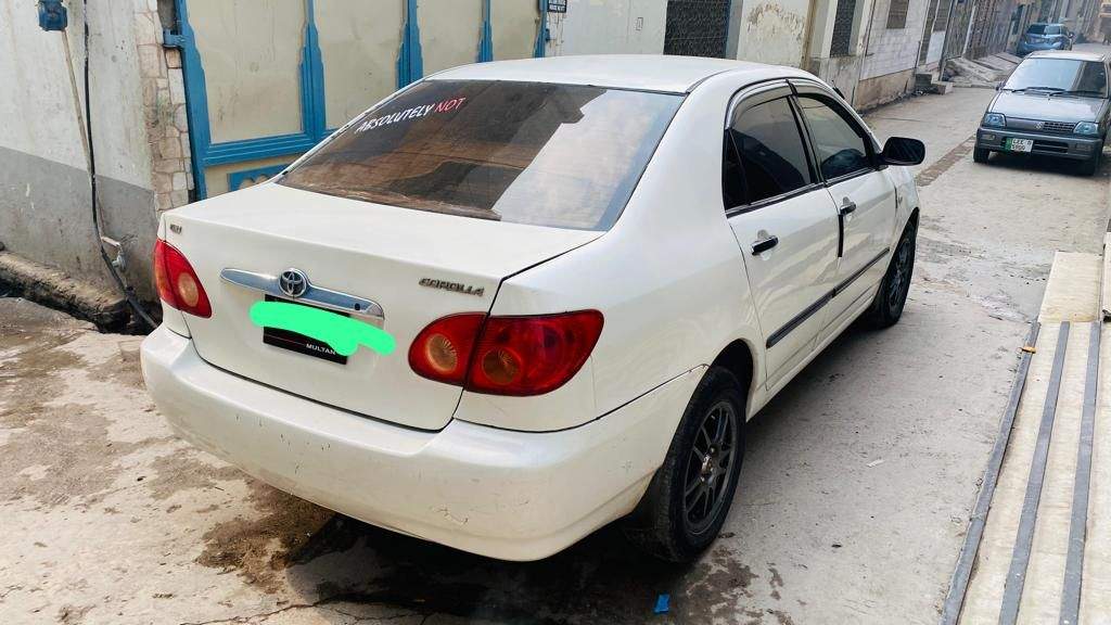 Corrola xli 2004 by Ali Haider