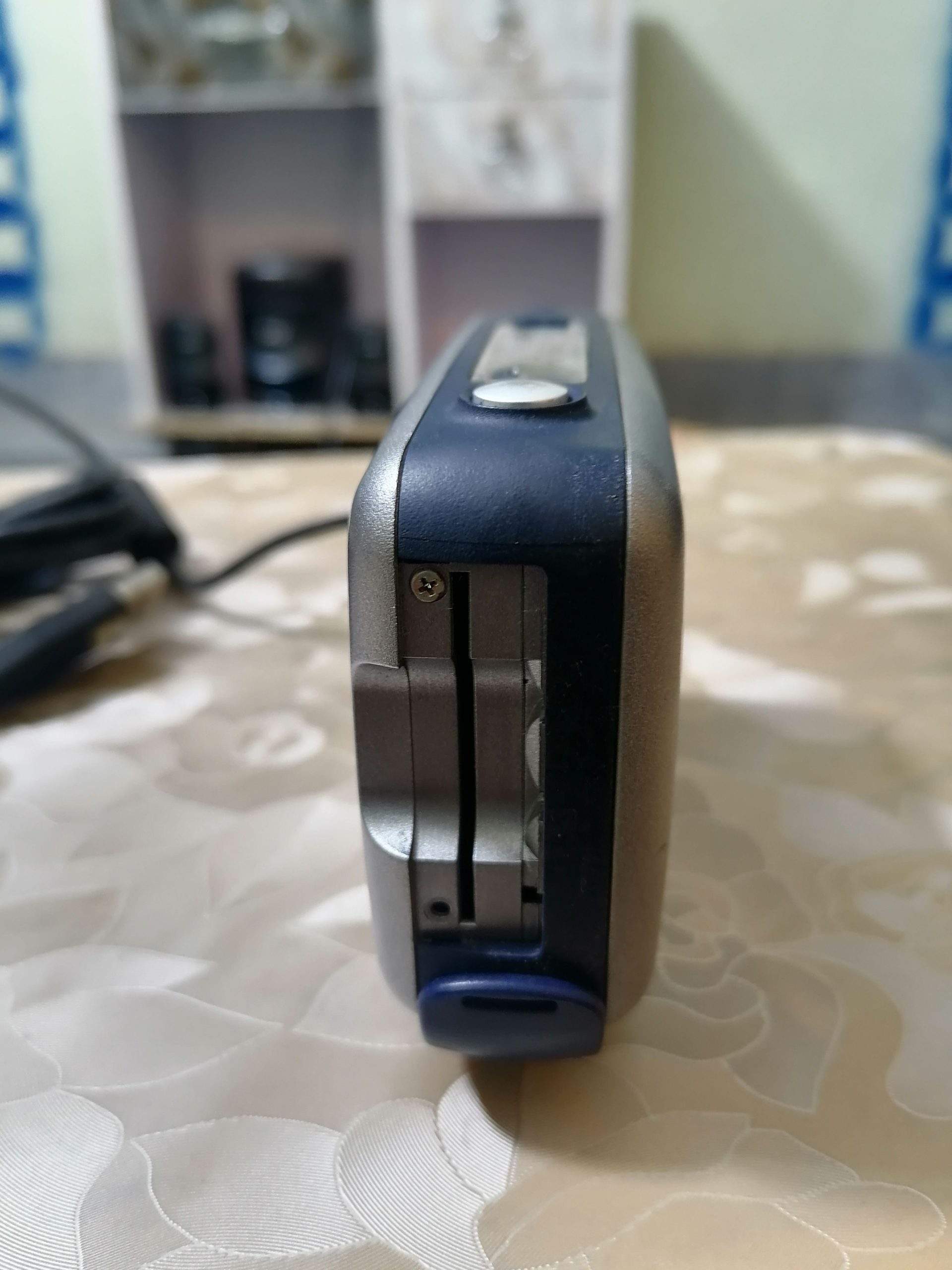 Yah camra ha sell say nhi CHLTA data cabel say chalta ha by Azeem Nadeem