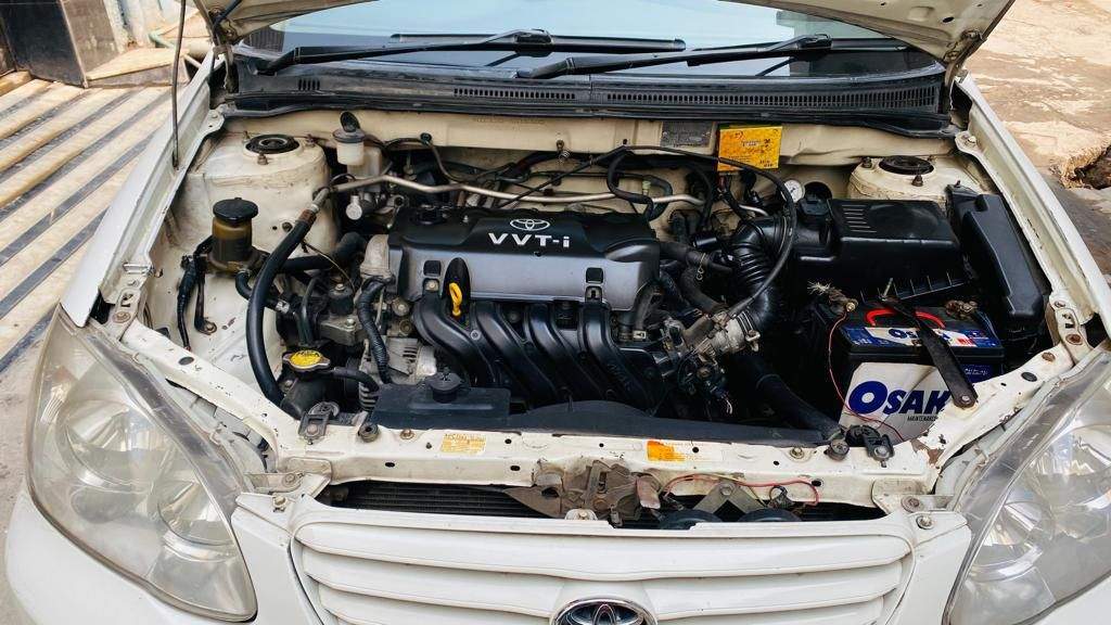 Corrola xli 2004 by Ali Haider