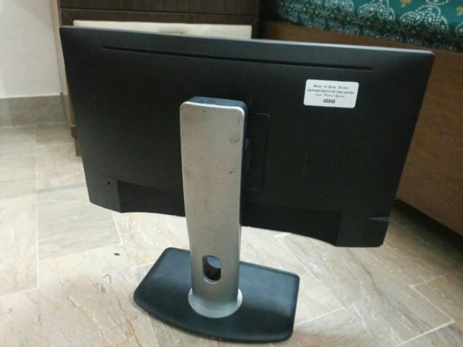 I am Selling My LCD by abdul basit