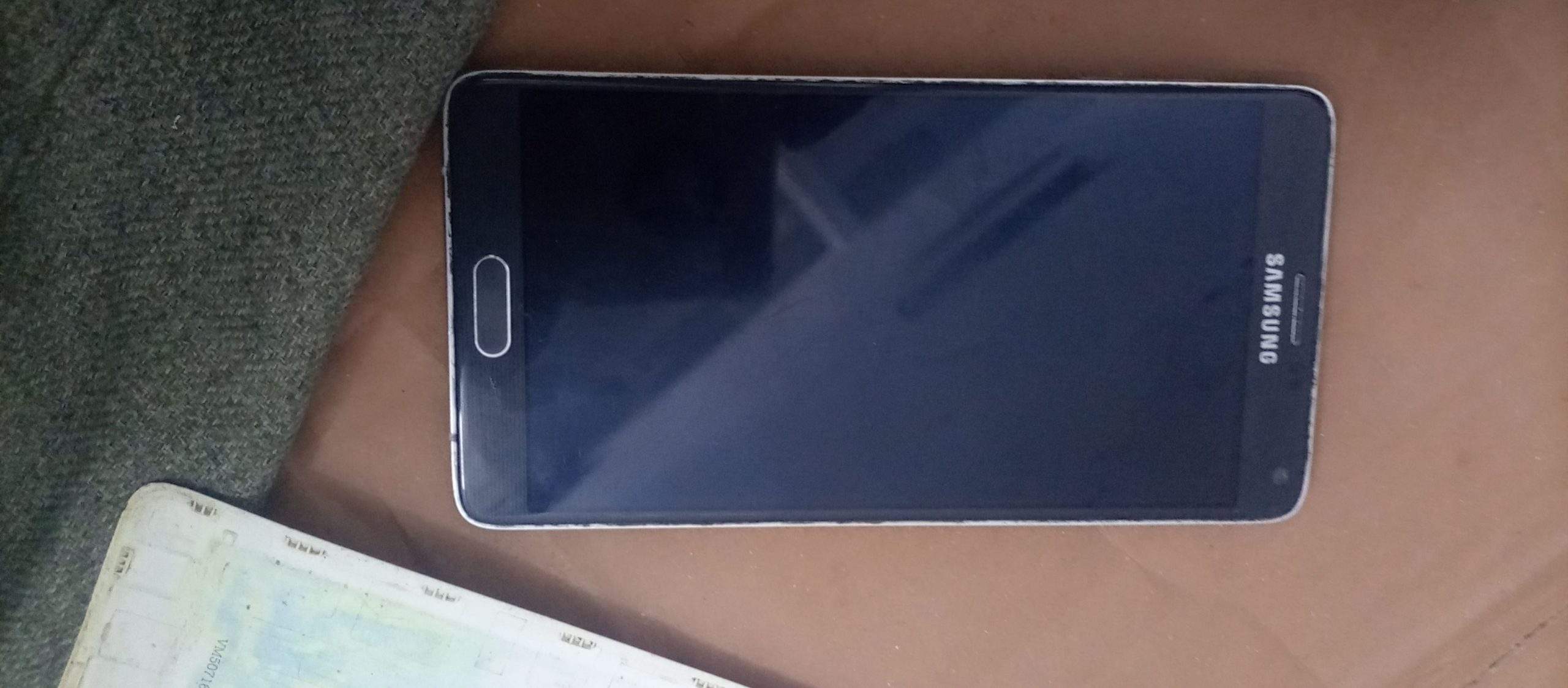 Samsung Note 4 4+32 PTA official app roof chalne me ok by Asadullah khan