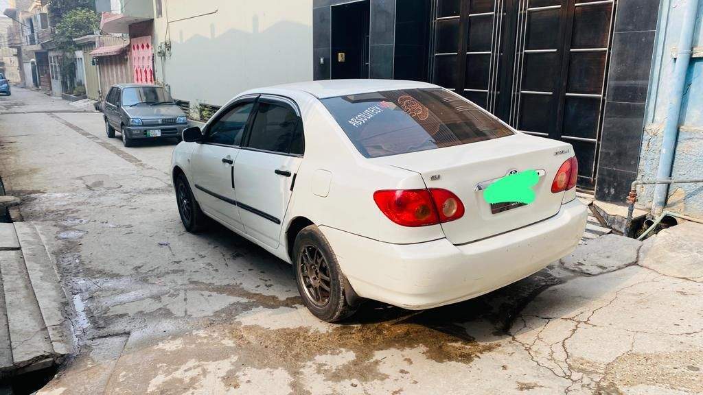 Corrola xli 2004 by Ali Haider