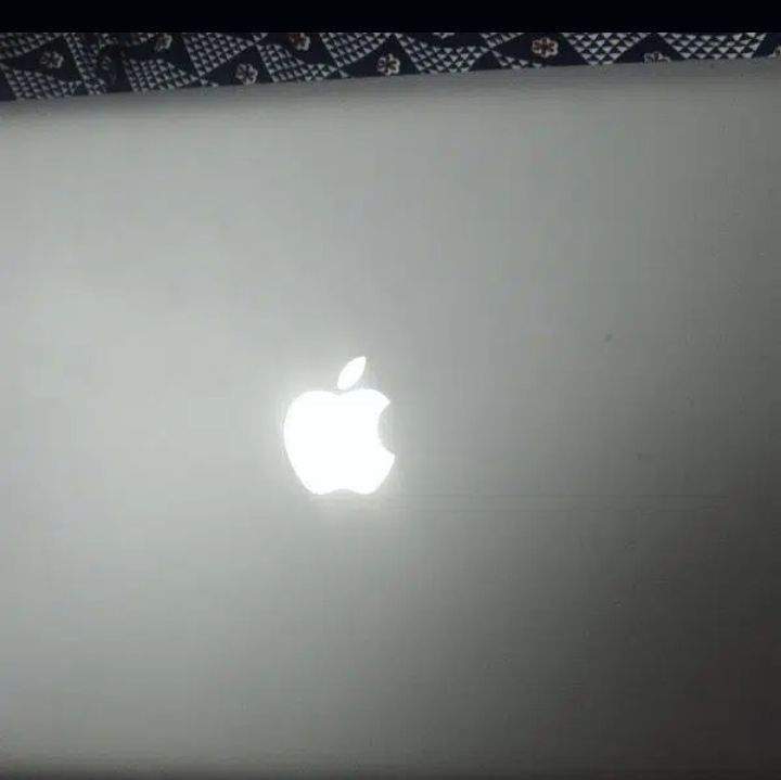 Mac book pro by Rashida ALI