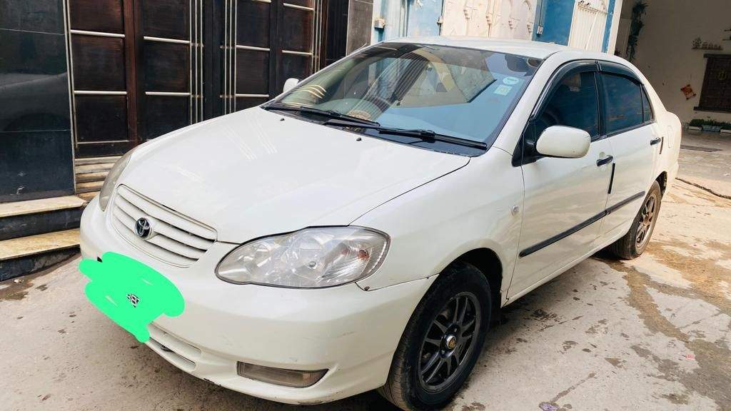 Corrola xli 2004 by Ali Haider