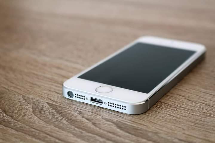 Iphone 5s 64 gb PTA approved My WhatsApp number 0325=15=12=172 by Hafiz Naveed