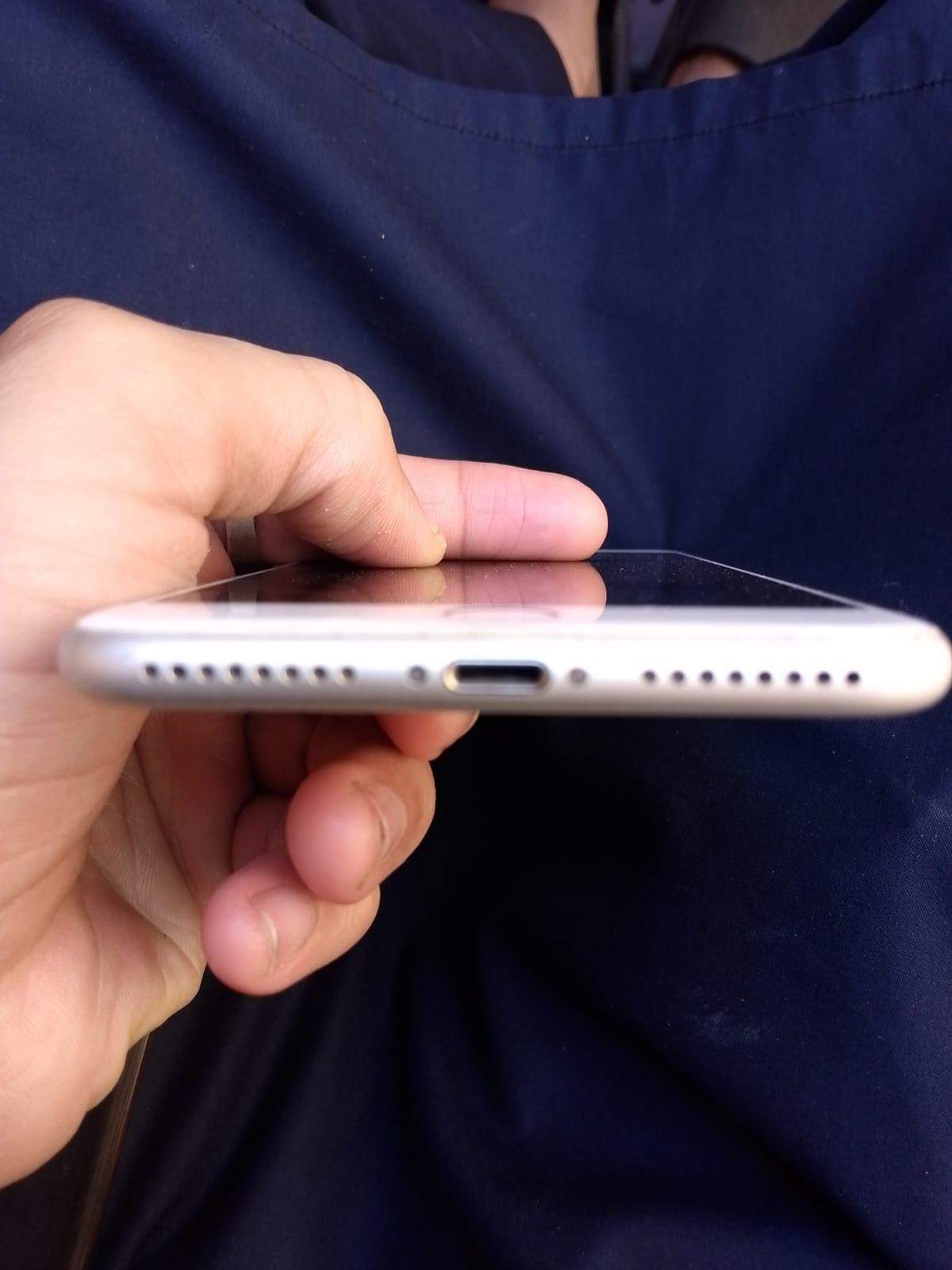 Iphone 8 Plus Non Pta 64 Gb by Wahab Farooqi