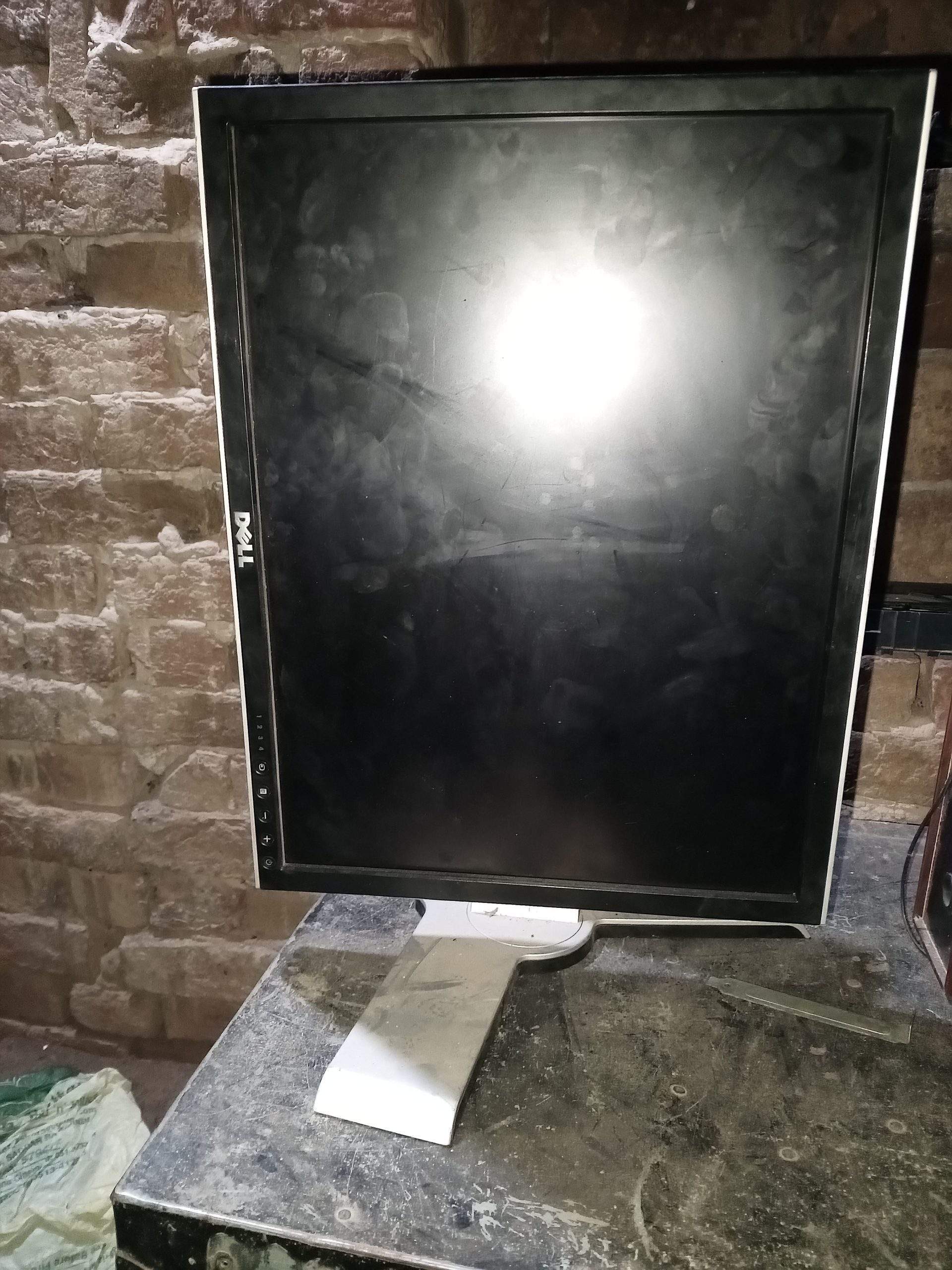 DELL LCD 20INCH by Bilal Hassan