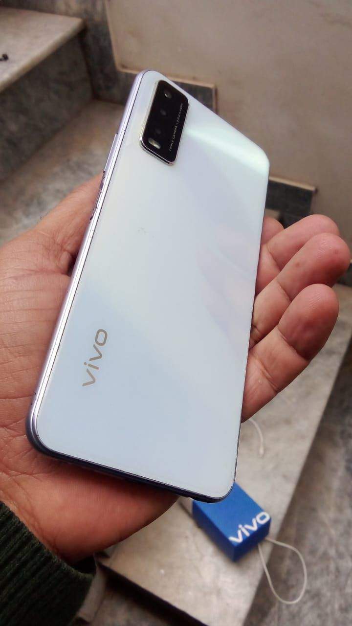 Vivo y20 mobile 4 64 by Tariq Tahir