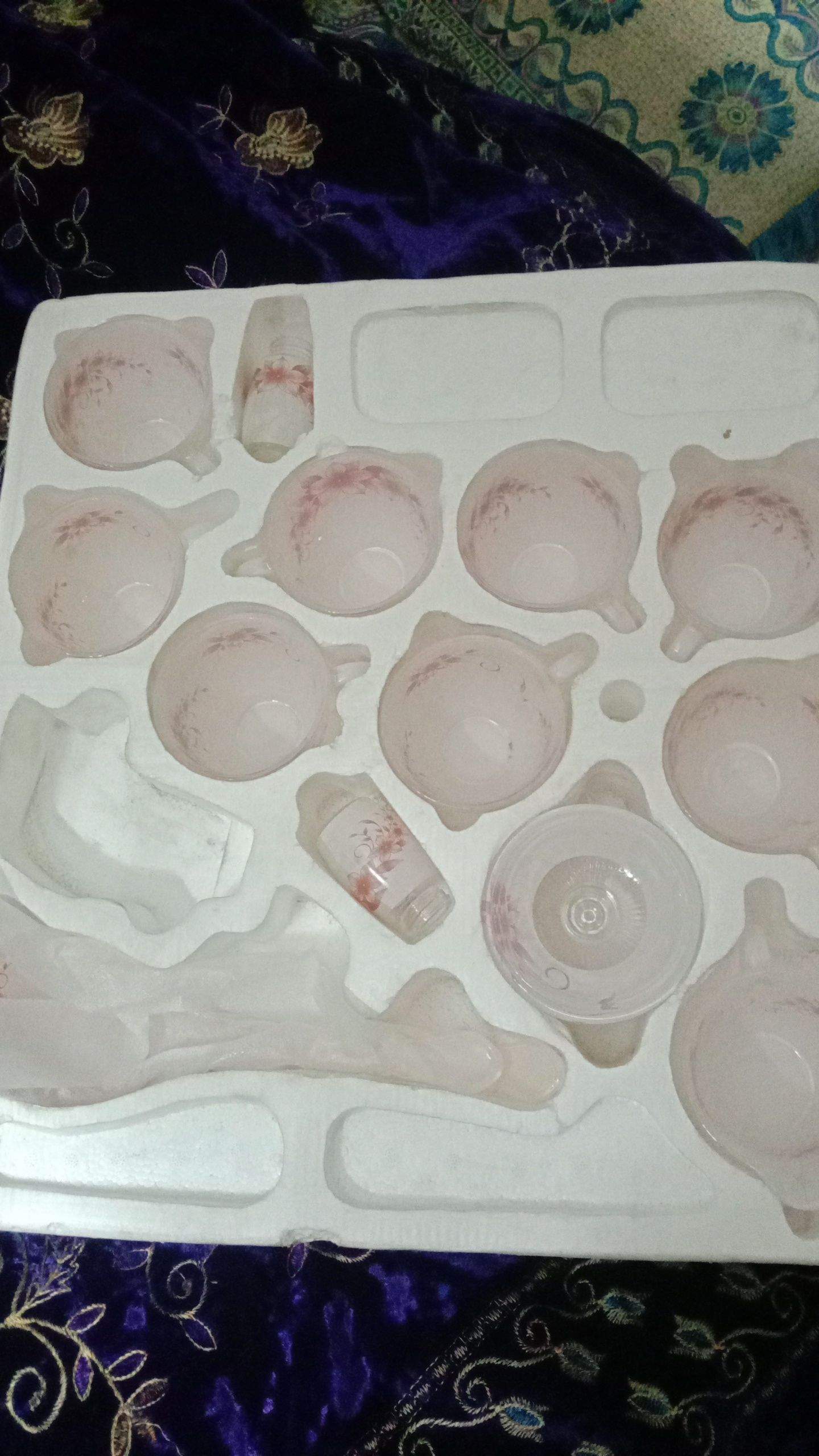 Dinner set by Nadan Parind