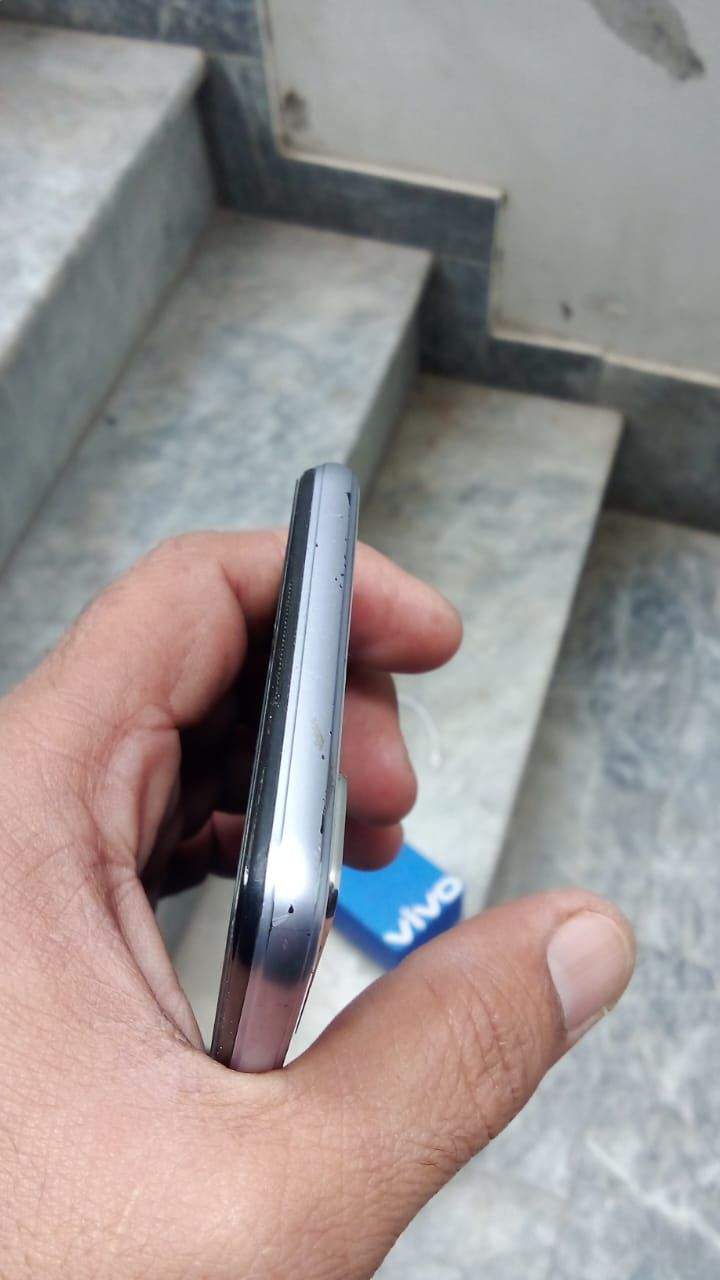 Vivo y20 mobile 4 64 by Tariq Tahir