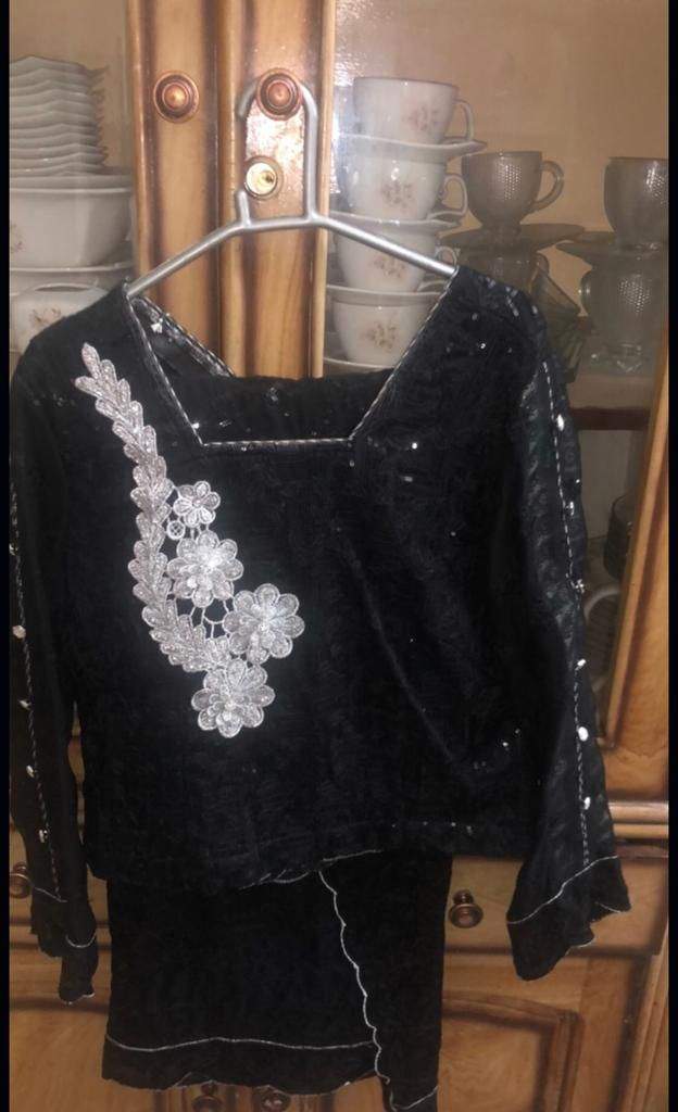 Black preloved saaree by Saadiya Adeel