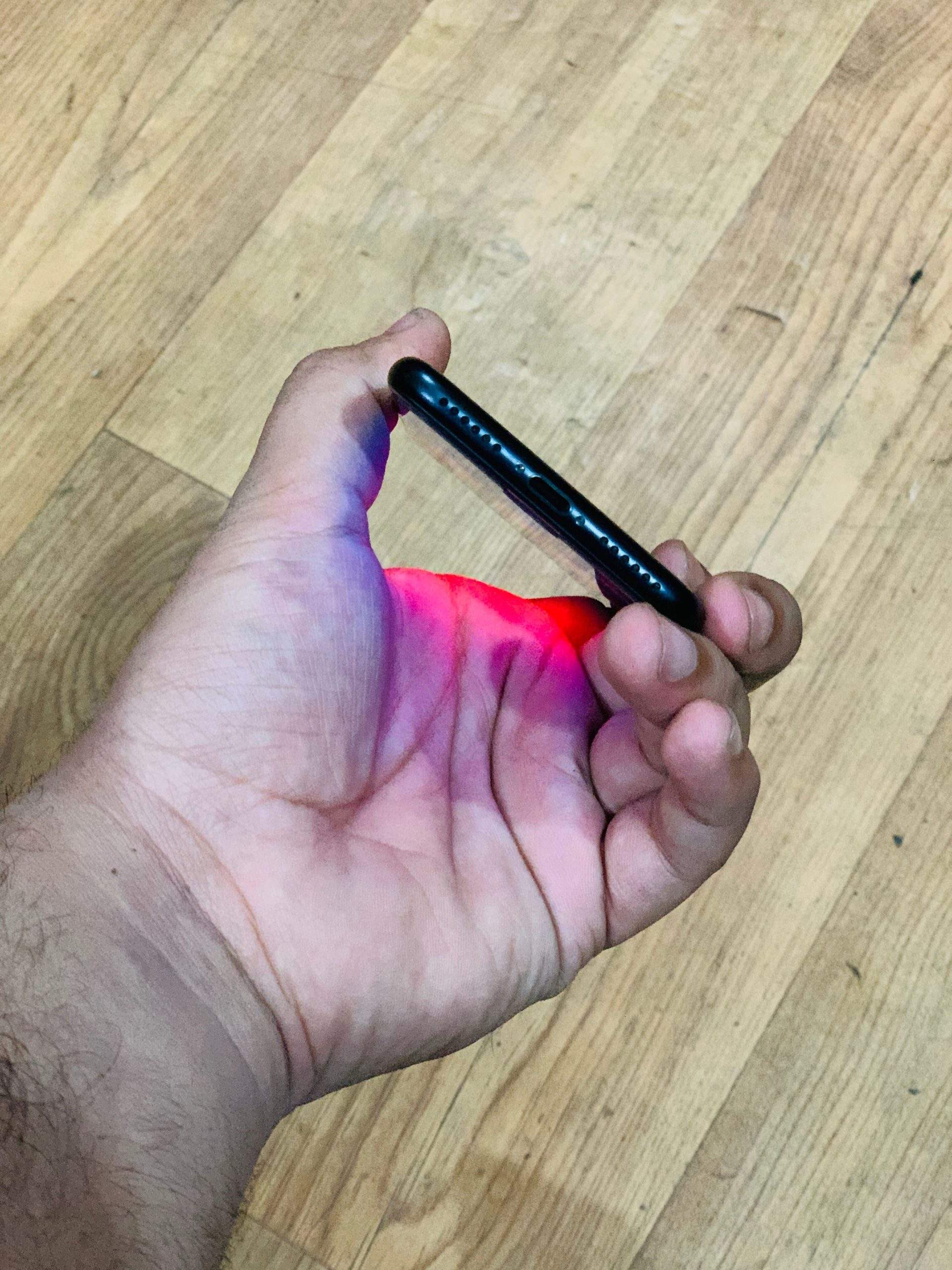 iPhone se 2020, 128 Gb factory unlocked by Murtaza Butt