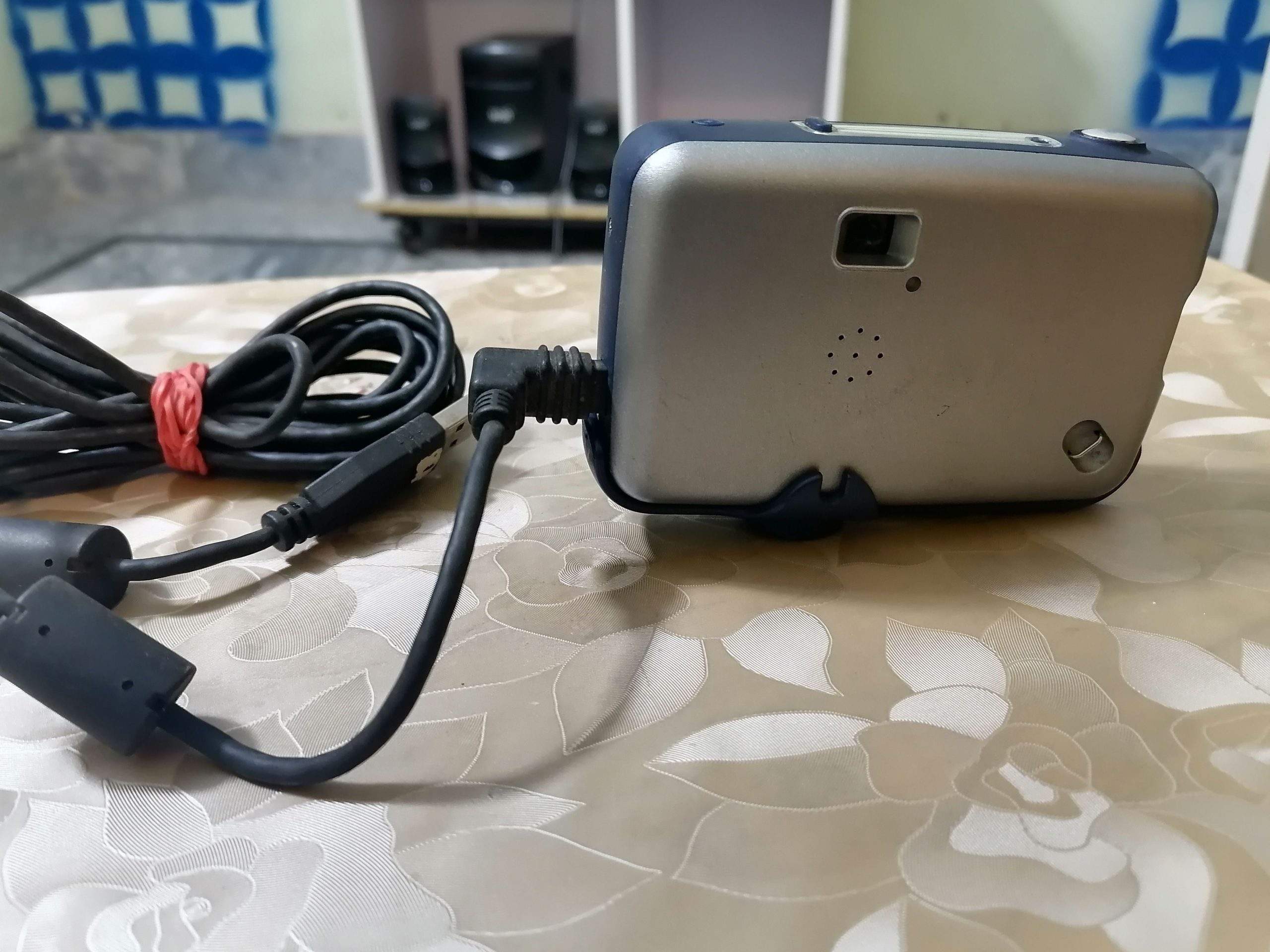 Yah camra ha sell say nhi CHLTA data cabel say chalta ha by Azeem Nadeem