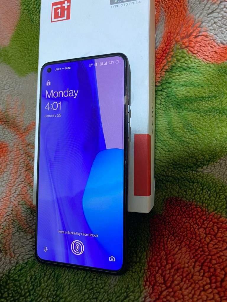 OnePlus 9 condition (10/10) by MR ALI
