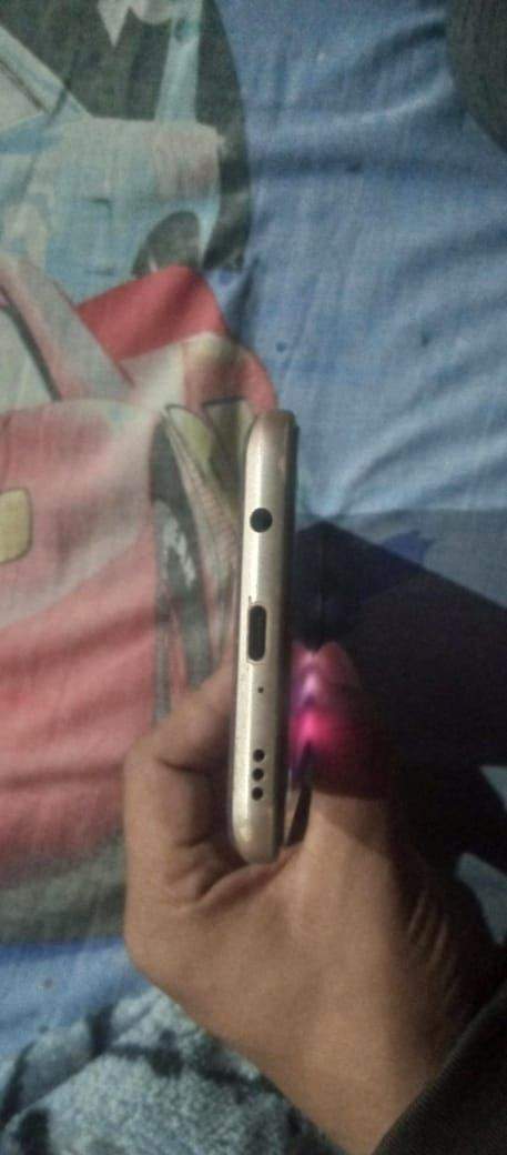 LG v60 8/128 gaming device by Talha Zubair – 075