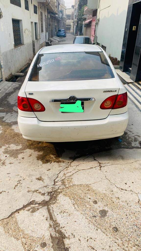 Corrola xli 2004 by Ali Haider