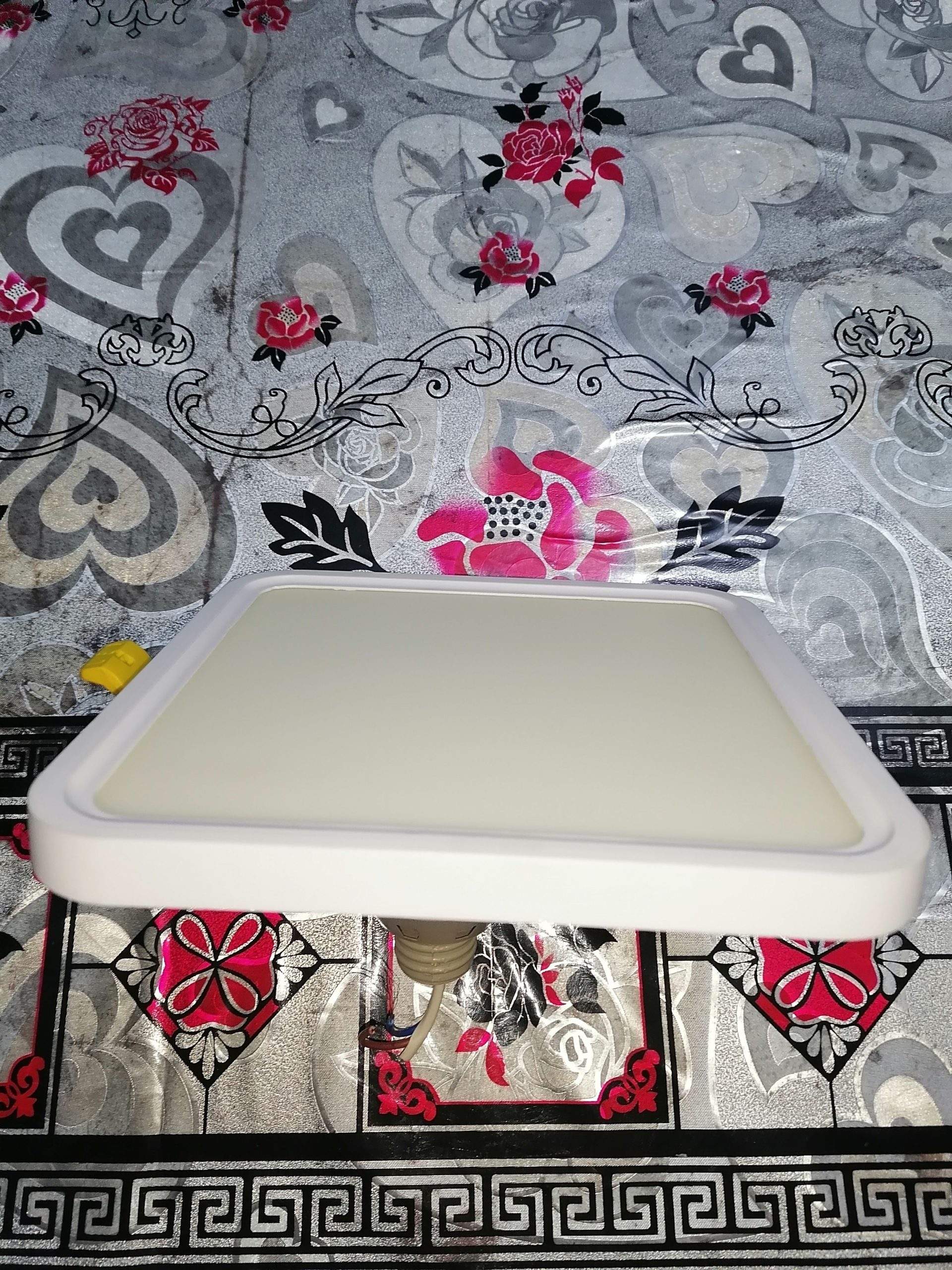 Yah light seeling be H aur holder ma be lag jay gi by Azeem Nadeem