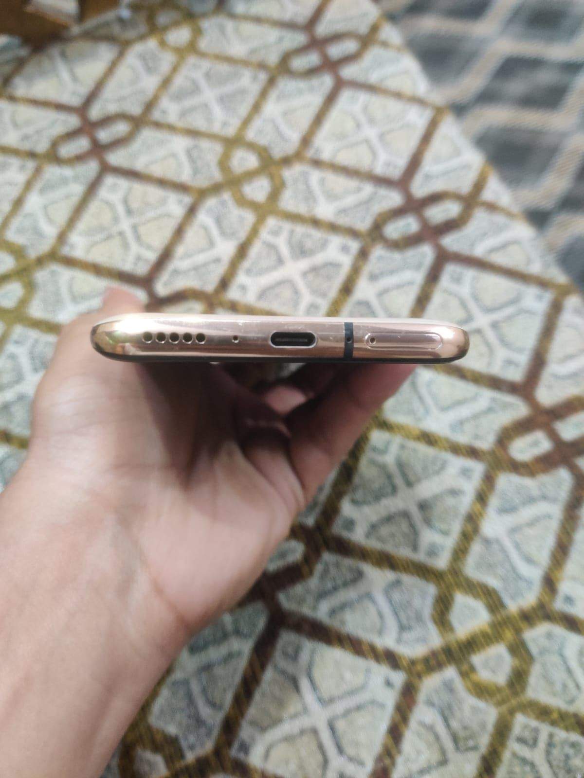 oneplus 7pro… 8/256 by Ali Raza