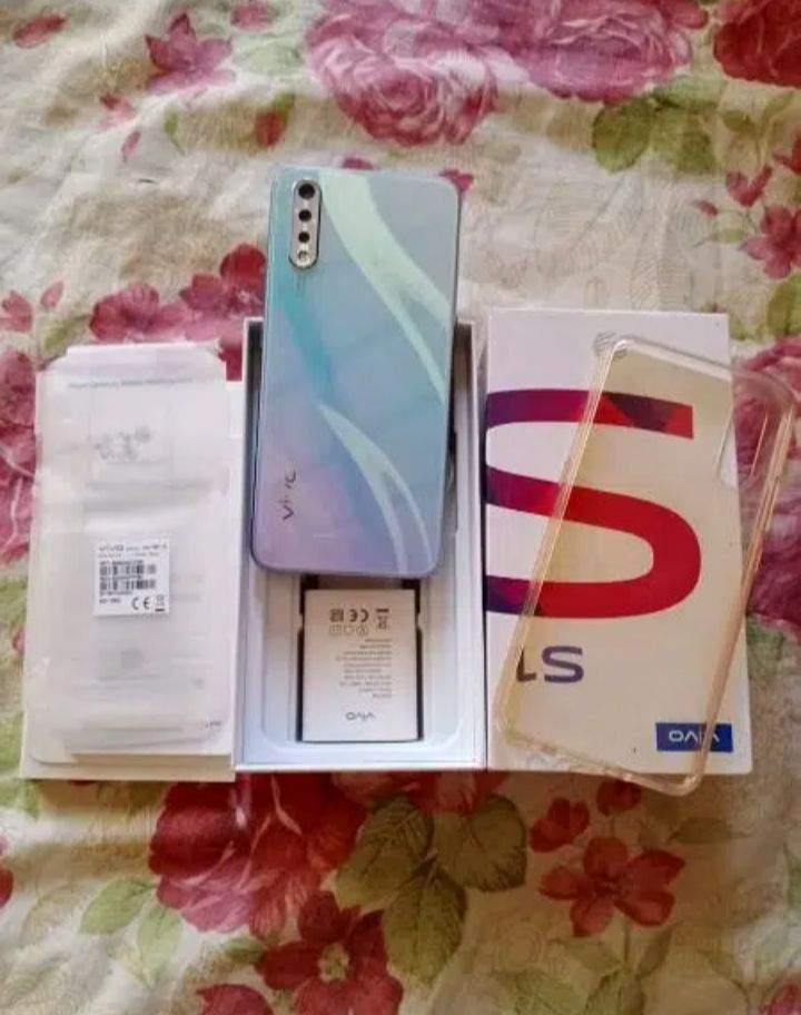Vivo s1 for urgent sale by Naveed Naveed