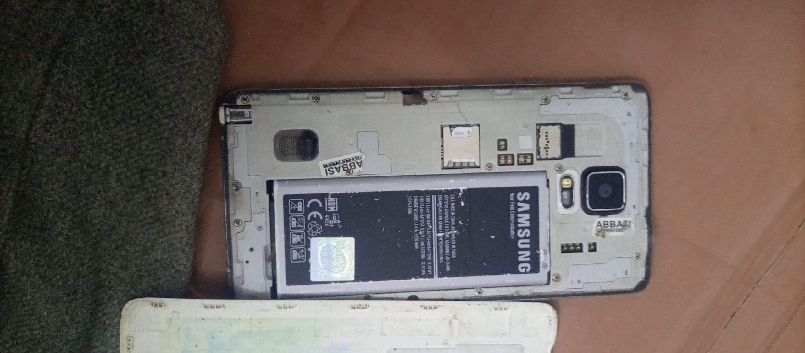 Samsung Note 4 4+32 PTA official app roof chalne me ok by Asadullah khan